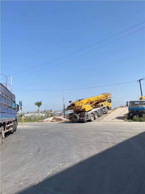 平罗县25吨吊车的租赁价格大概是多少？